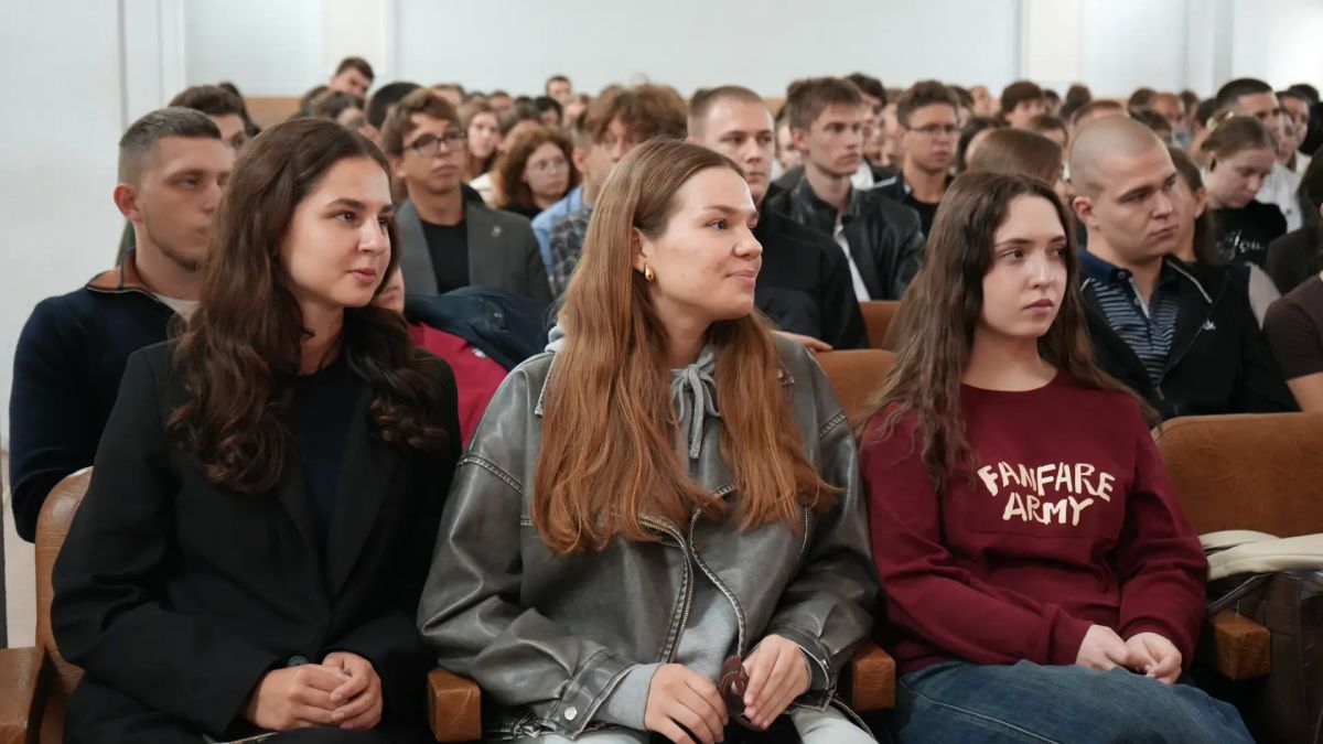 Алексей Зинченко: Диалог со студентами продолжается Алексей Зинченко: Диалог со студентами продолжается