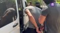 Кадры задержания жителя Керчи, который передавал данные о военных объектах и организовал закупку экипировки для ВСУ