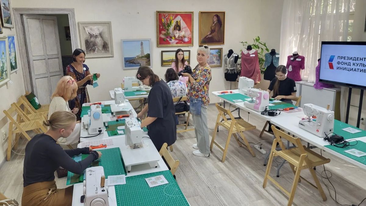 Студенты Романовского колледжа индустрии гостеприимства приняли участие в мастер-классах фестиваля «Лоскутные берега» Студенты Романовского колледжа индустрии гостеприимства приняли участие в мастер-классах фестиваля «Лоскутные берега»