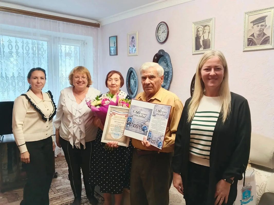 Сегодня бриллиантовую свадьбу отметили Петр и Надежда Райчевы Сегодня бриллиантовую свадьбу отметили Петр и Надежда Райчевы