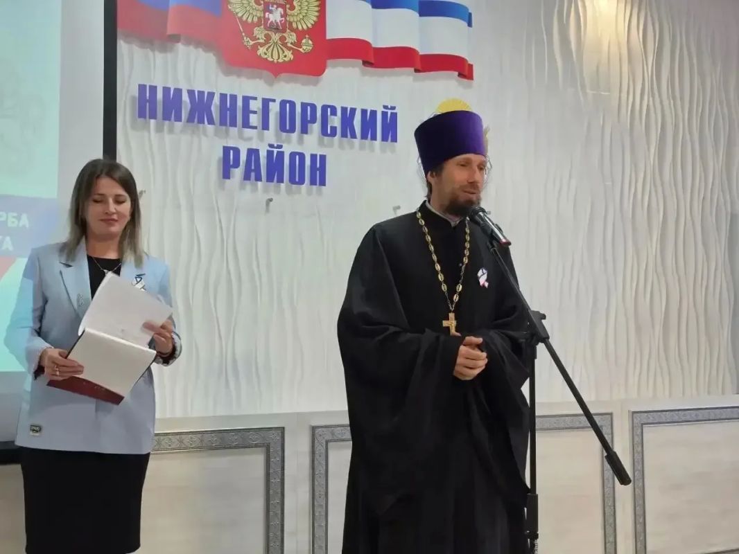Дмитрий Мильгевский: Сегодня состоялось торжественное собрание, посвященное Дню Государственного герба и Государственного флага Республики Крым Дмитрий Мильгевский: Сегодня состоялось торжественное собрание, посвященное Дню Государственного герба и Государственного флага Республики Крым