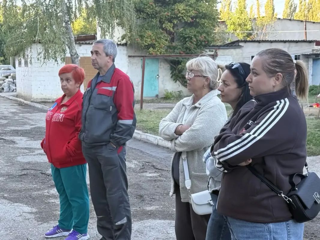 Дмитрий Мильгевский: Сегодня встретился с жителями многоквартирного дома в поселке по ул. Победы. Совместно обсудили важные вопросы, обозначили основные проблемы Дмитрий Мильгевский: Сегодня встретился с жителями многоквартирного дома в поселке по ул. Победы. Совместно обсудили важные вопросы, обозначили основные проблемы