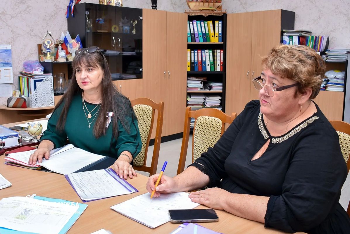 Комиссия по делам несовершеннолетних продолжает профилактические выезды в школы Евпатории Комиссия по делам несовершеннолетних продолжает профилактические выезды в школы Евпатории