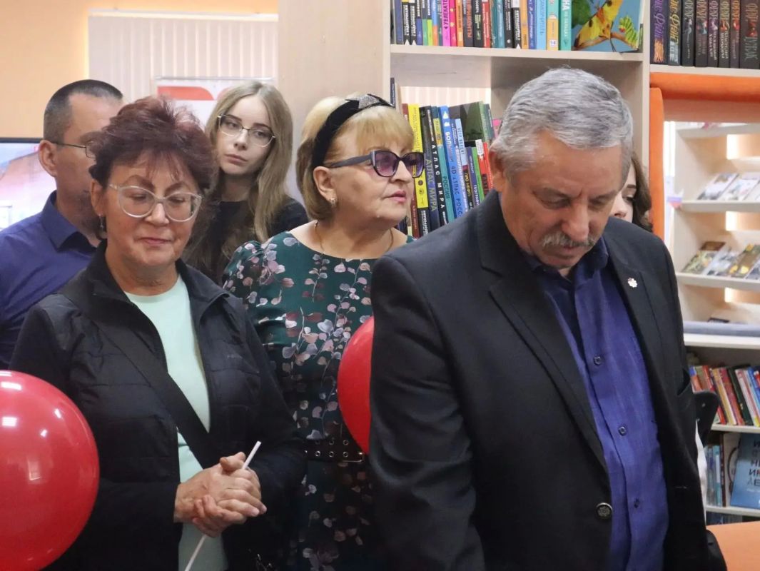 Сегодня торжественно открыли современную модельную библиотеку в селе Завет-Ленинский
