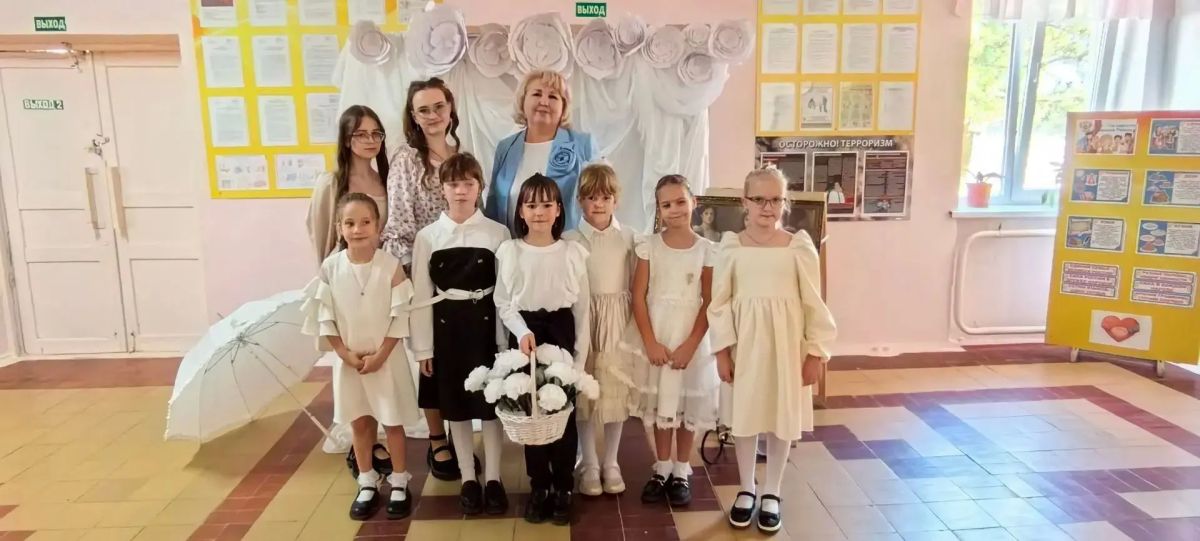 «Белый цветок» расцвёл в школах Сакского района: добро, творчество и помощь детям «Белый цветок» расцвёл в школах Сакского района: добро, творчество и помощь детям