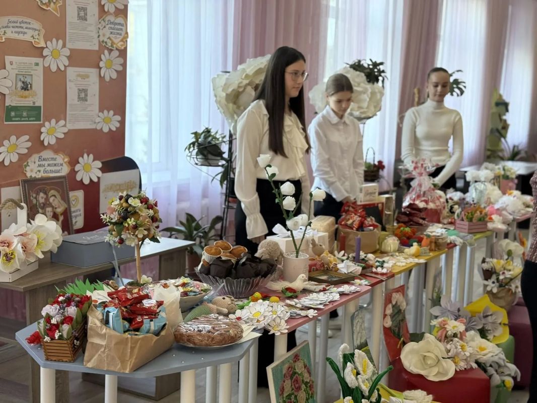 В образовательных учреждениях города прошла благотворительная акция «Белый цветок» В образовательных учреждениях города прошла благотворительная акция «Белый цветок»