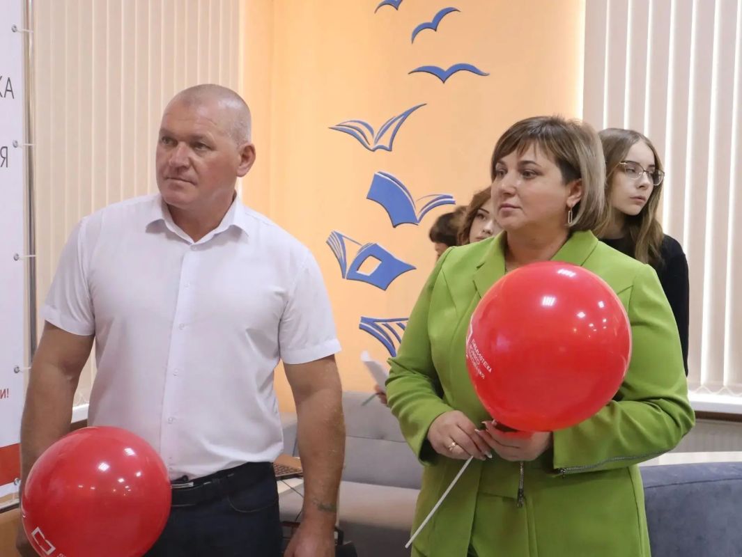Сегодня торжественно открыли современную модельную библиотеку в селе Завет-Ленинский Сегодня торжественно открыли современную модельную библиотеку в селе Завет-Ленинский