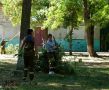 Сегодня в Молодежном парке и на прилегающих территориях работают три бригады Службы городского хозяйства