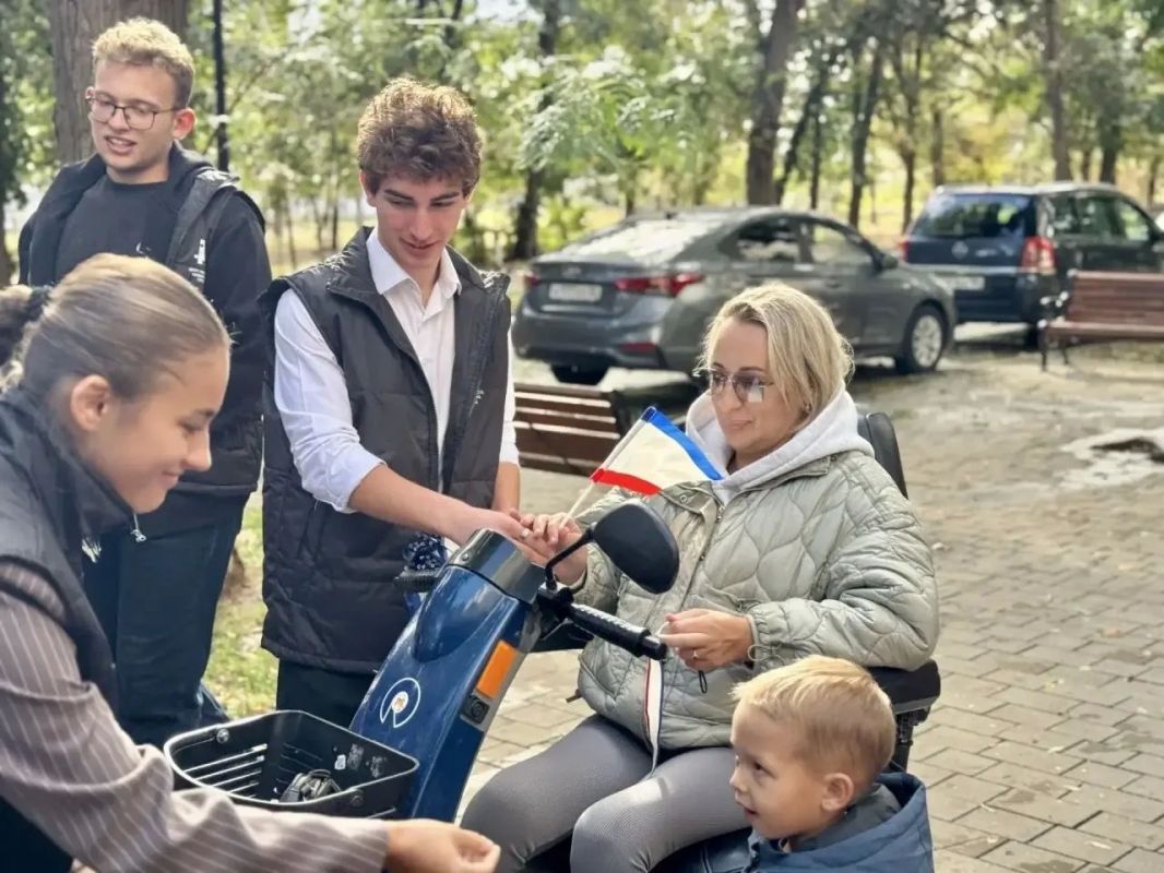 «Символы нашей Родины» — акция, которая объединяет сердца! «Символы нашей Родины» — акция, которая объединяет сердца!