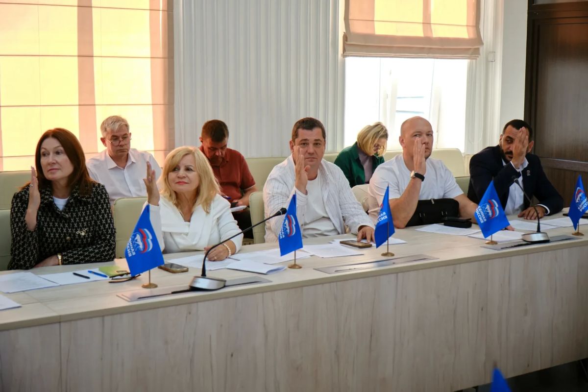 После ухода в отставку Янины Петровны Павленко временно исполняю полномочия главы администрации города Ялты После ухода в отставку Янины Петровны Павленко временно исполняю полномочия главы администрации города Ялты