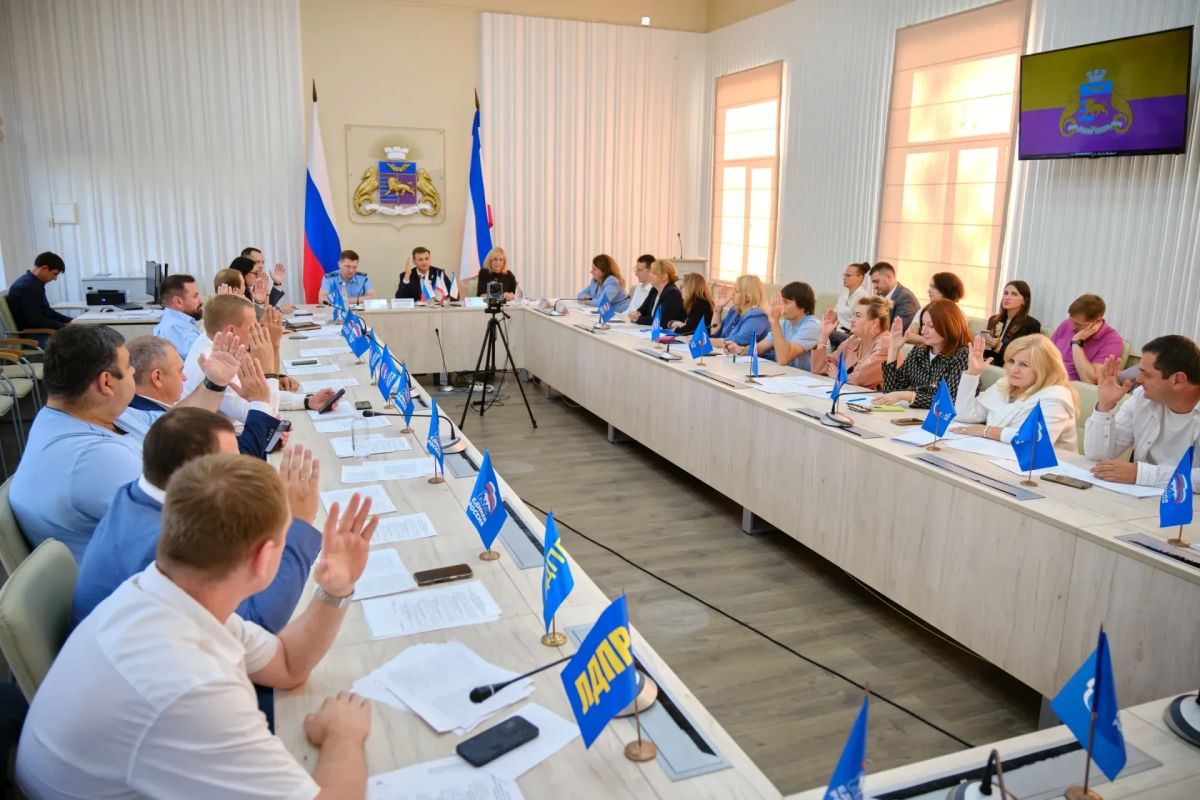 После ухода в отставку Янины Петровны Павленко временно исполняю полномочия главы администрации города Ялты После ухода в отставку Янины Петровны Павленко временно исполняю полномочия главы администрации города Ялты