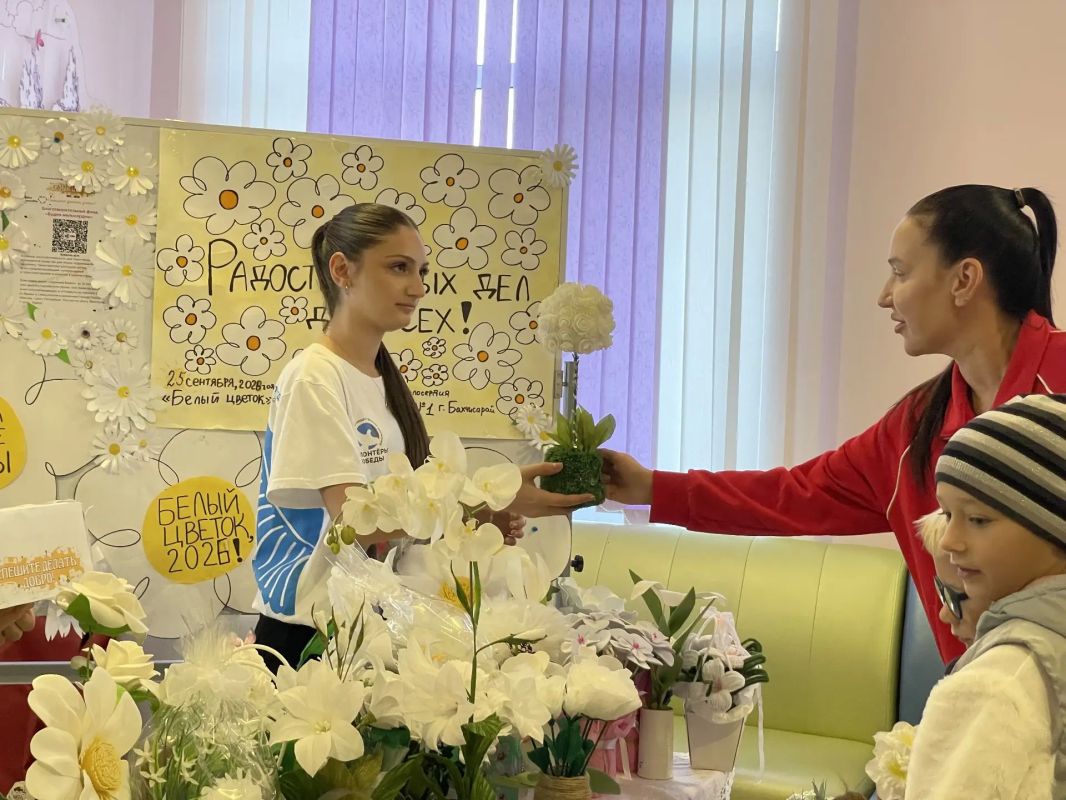 Сегодня, 25 сентября, во всех школах, колледжах и детских садах Республики Крым проходит единый день Всероссийской акция «Белый цветок». Сегодня, 25 сентября, во всех школах, колледжах и детских садах Республики Крым проходит единый день Всероссийской акция «Белый цветок».