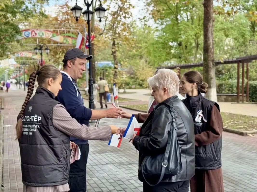 «Символы нашей Родины» — акция, которая объединяет сердца! «Символы нашей Родины» — акция, которая объединяет сердца!
