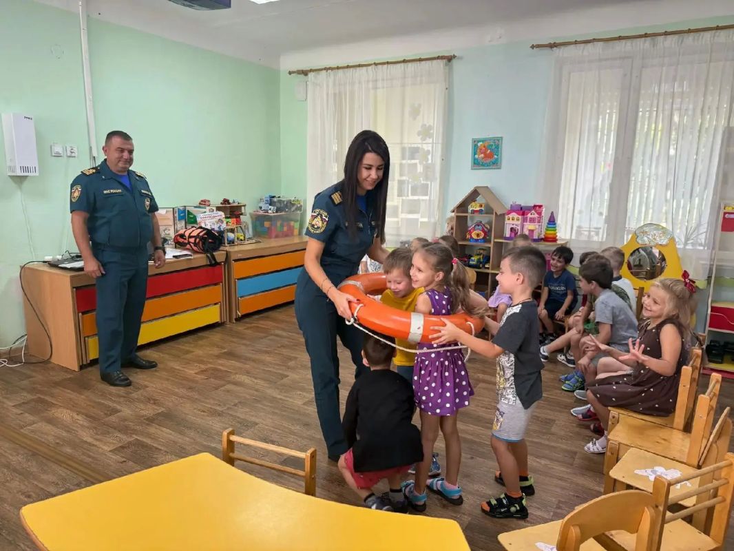 Сотрудники ГИМС проводят профилактическую работу с детьми Сотрудники ГИМС проводят профилактическую работу с детьми
