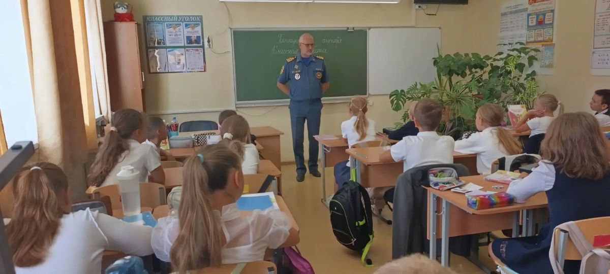 Сотрудники ГИМС проводят профилактическую работу с детьми Сотрудники ГИМС проводят профилактическую работу с детьми