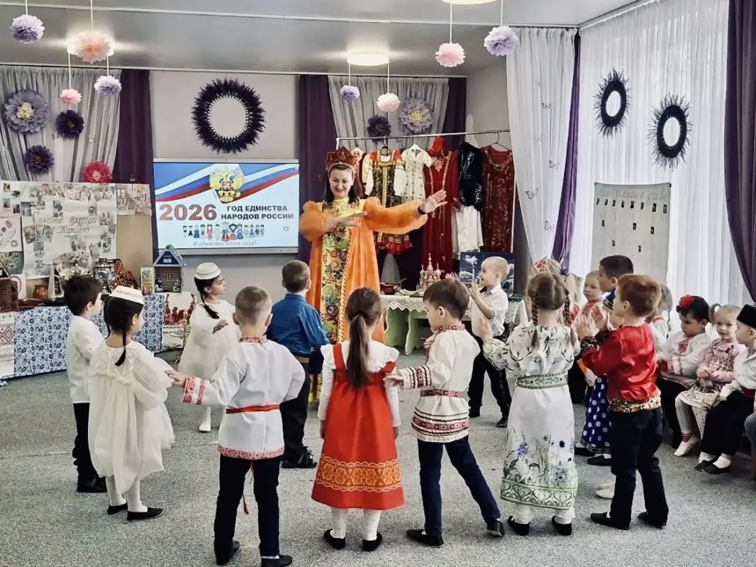 Валентина Лаврик: Уважаемые воспитатели, работники детских садов и ветераны дошкольного образования Республики Крым!