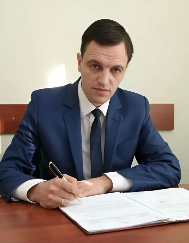 От души поздравляю с днем рождения Председателя Государственного комитета по делам межнациональных отношений Республики Крым Руслана Якубова