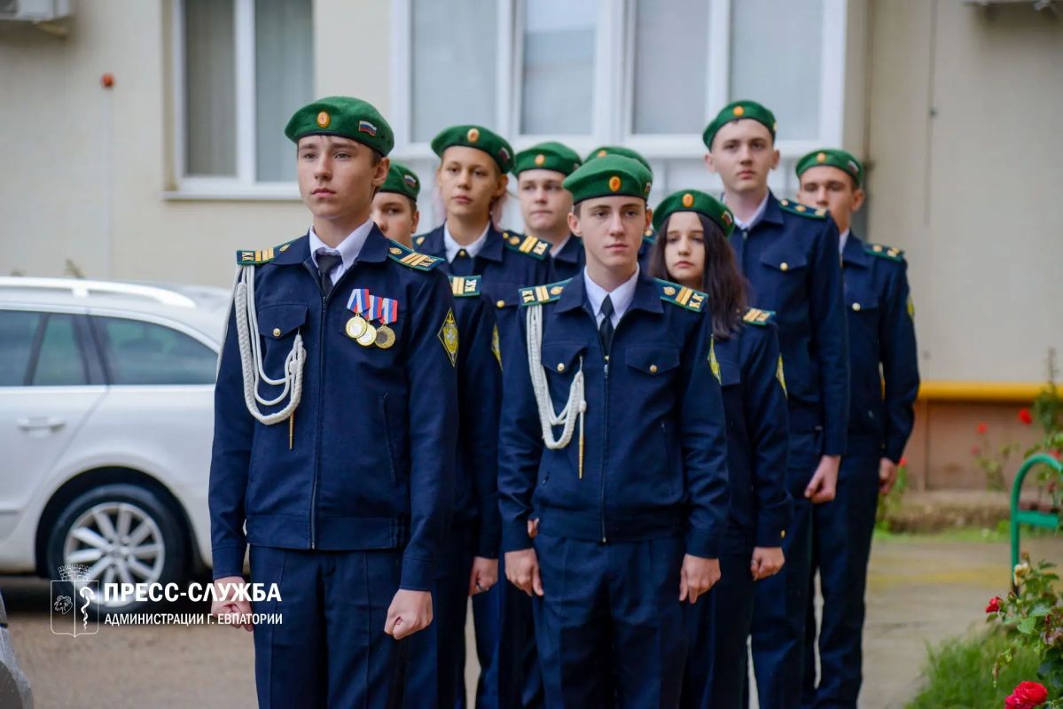 В Евпатории поздравили с вековым юбилеем жительницу города В Евпатории поздравили с вековым юбилеем жительницу города