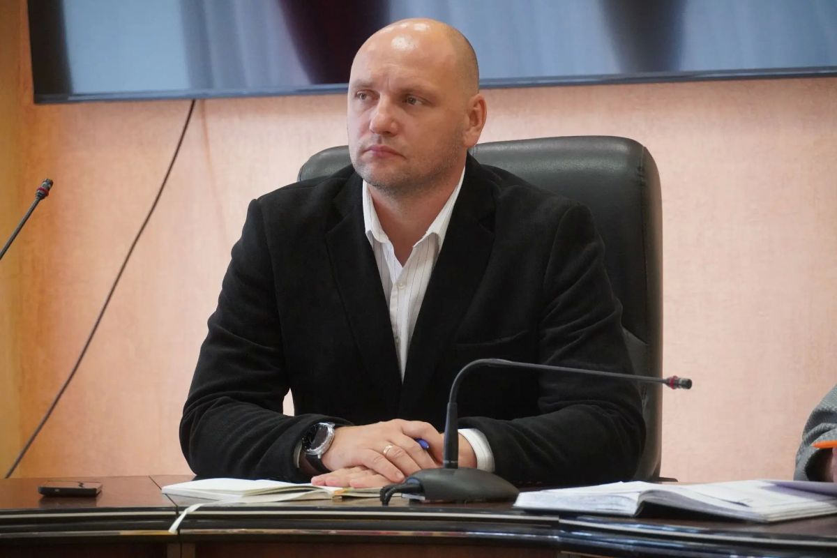 В администрации Керчи прошло аппаратное совещание под руководством исполняющего обязанности главы администрации Игоря Крутькова В администрации Керчи прошло аппаратное совещание под руководством исполняющего обязанности главы администрации Игоря Крутькова
