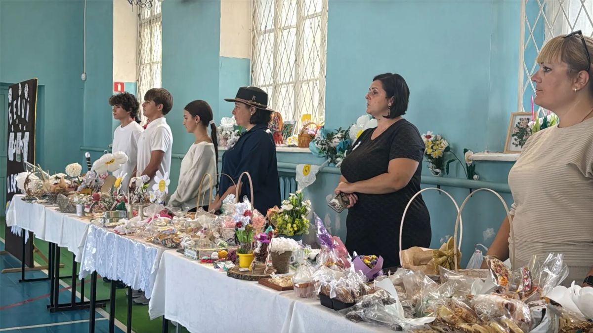 В Евпатории прошла ежегодная благотворительная акция «Белый цветок» В Евпатории прошла ежегодная благотворительная акция «Белый цветок»