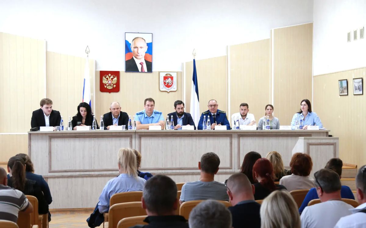 ПРЯМОЙ ДИАЛОГ С БИЗНЕСОМ: ПРЕДСТАВИТЕЛЬ КРЫМСКОГО РОСРЕЕСТРА ОТВЕТИЛ НА ВОПРОСЫ ПРЕДПРИНИМАТЕЛЕЙ
