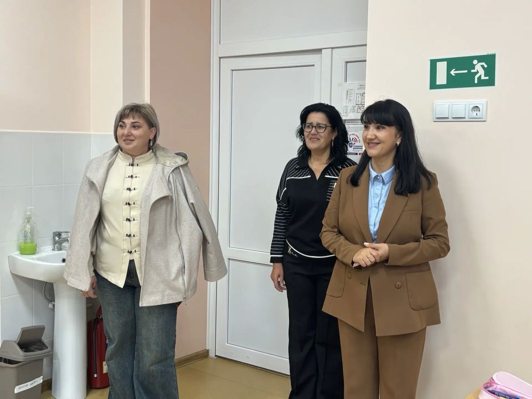 С утра посетила МОУ «Стальновская школа» и проверила, как в учреждении проводятся «Разговоры о важном» С утра посетила МОУ «Стальновская школа» и проверила, как в учреждении проводятся «Разговоры о важном»