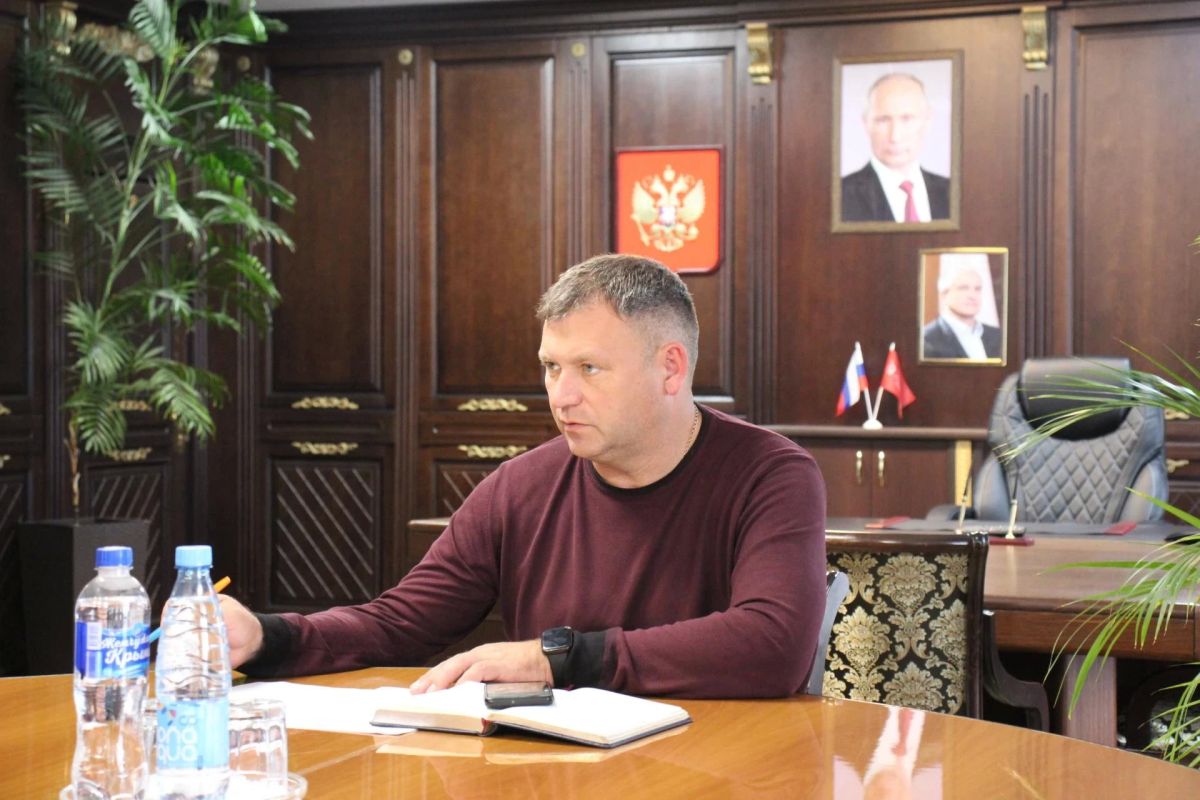 Игорь Крутьков: Провел рабочее совещание с заместителем главы администрации Ириной Ивановой, а также с руководителями финансового управления, департамента городского развития и департамента коммунального хозяйства и...