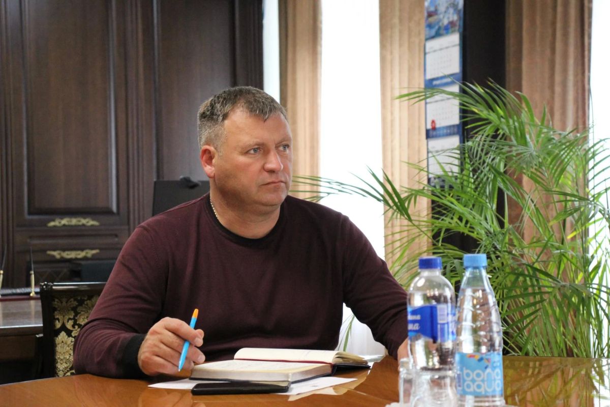 Игорь Крутьков: Провел рабочее совещание с заместителем главы администрации Ириной Ивановой, а также с руководителями финансового управления, департамента городского развития и департамента коммунального хозяйства и... Игорь Крутьков: Провел рабочее совещание с заместителем главы администрации Ириной Ивановой, а также с руководителями финансового управления, департамента городского развития и департамента коммунального хозяйства и...