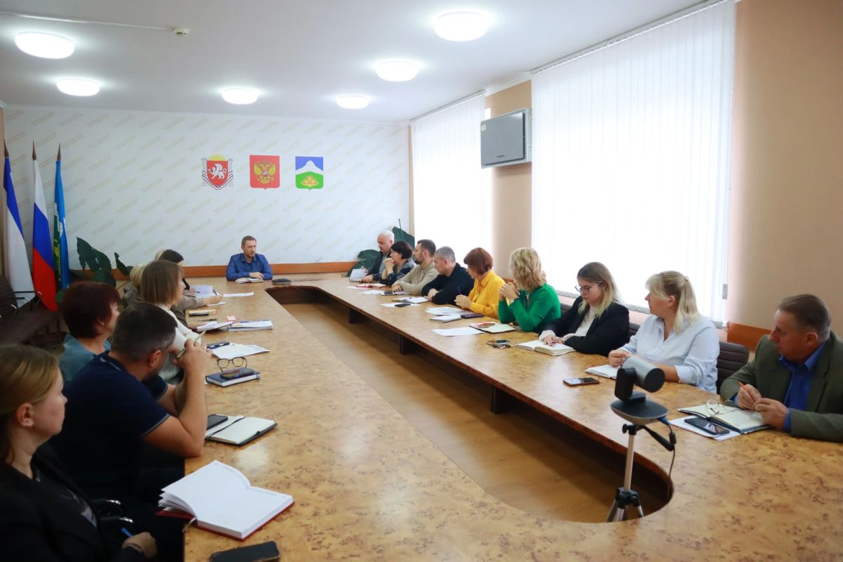 Традиционно в начале недели провожу аппаратное совещание