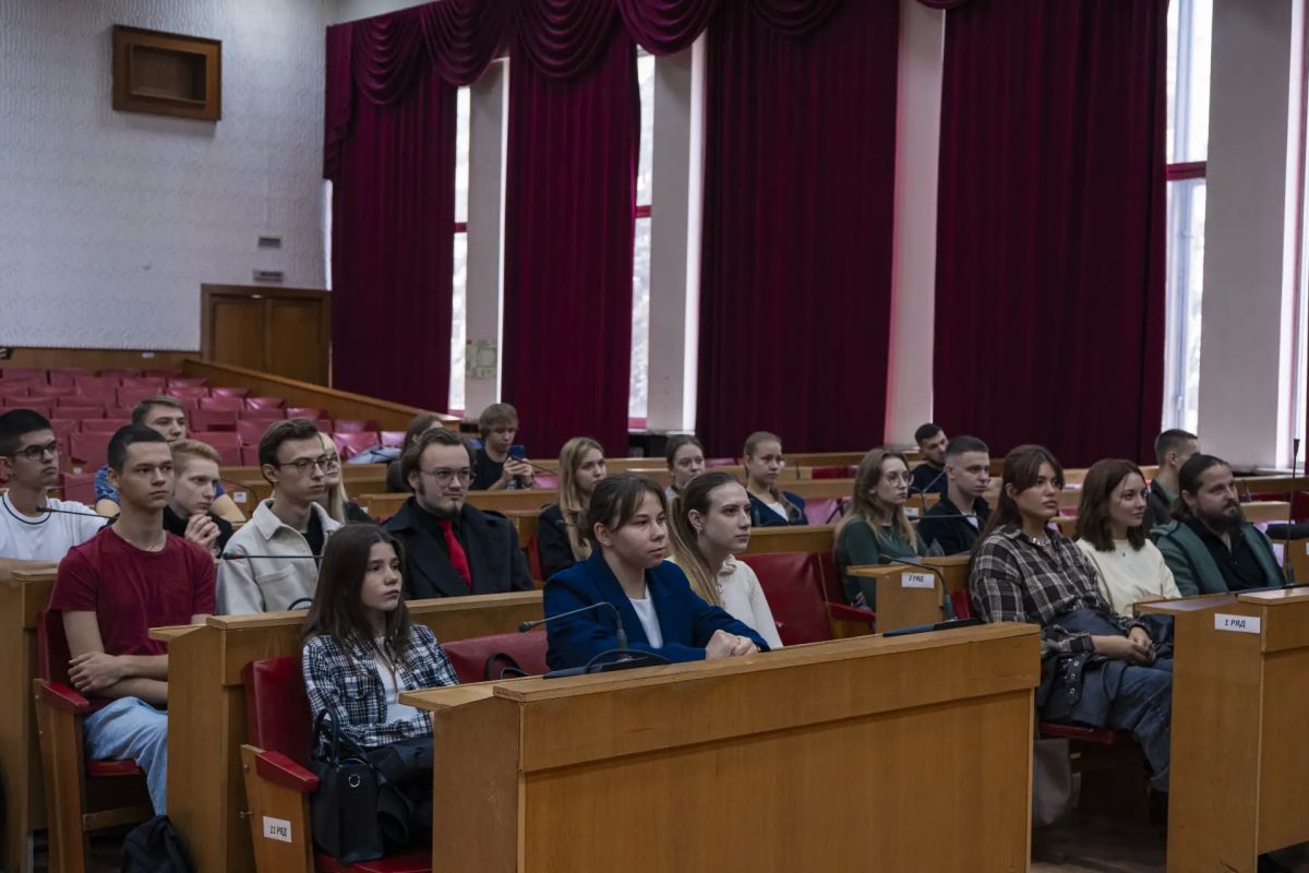 В администрации Симферополя стартовал трехдневный образовательный интенсив для работающей молодежи города и сотрудников администрации В администрации Симферополя стартовал трехдневный образовательный интенсив для работающей молодежи города и сотрудников администрации