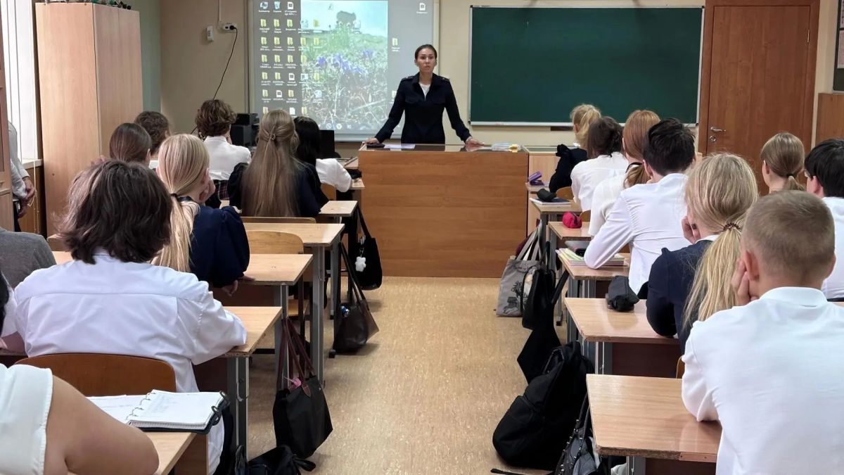 Жизнь и здоровье важнее: севастопольские полицейские предупредили подростков об опасности наркотиков