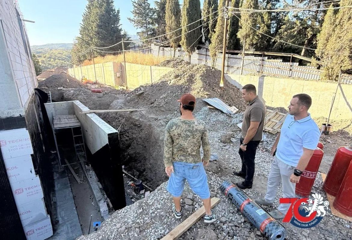 Под Алуштой строится новый детский сад Под Алуштой строится новый детский сад