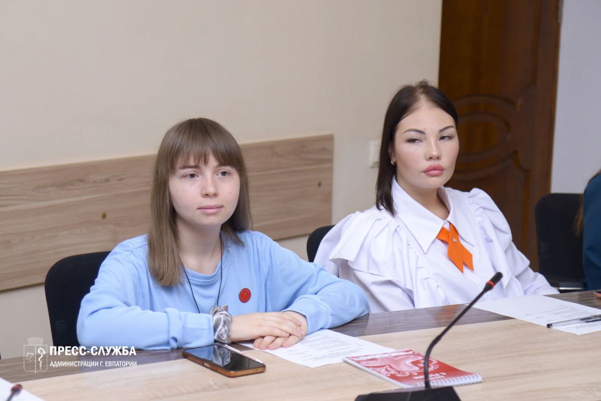 В Евпатории состоялось первое заседание Молодёжного совета в новом составе В Евпатории состоялось первое заседание Молодёжного совета в новом составе
