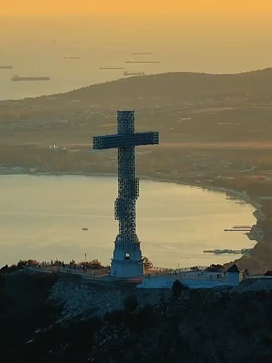 КУЛЬТУРА. Крест поклонения в городе Геленджик