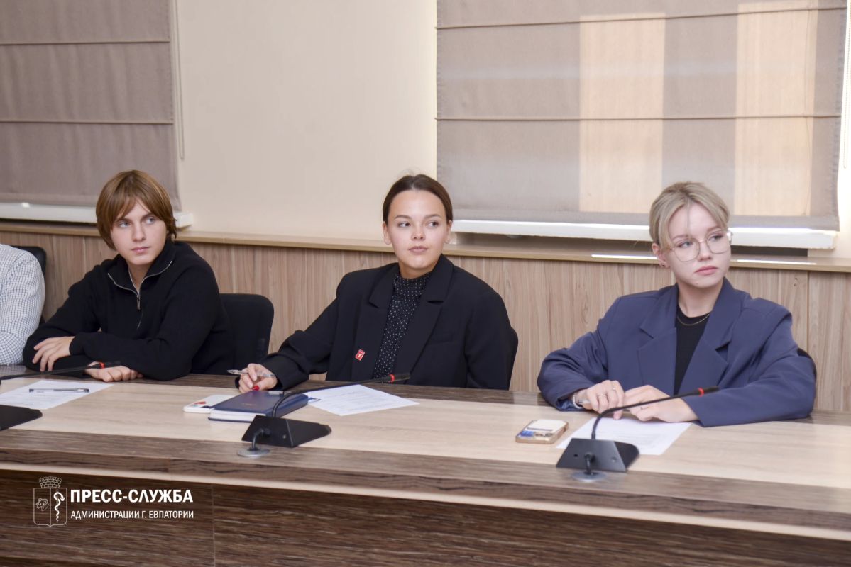 В Евпатории состоялось первое заседание Молодёжного совета в новом составе В Евпатории состоялось первое заседание Молодёжного совета в новом составе