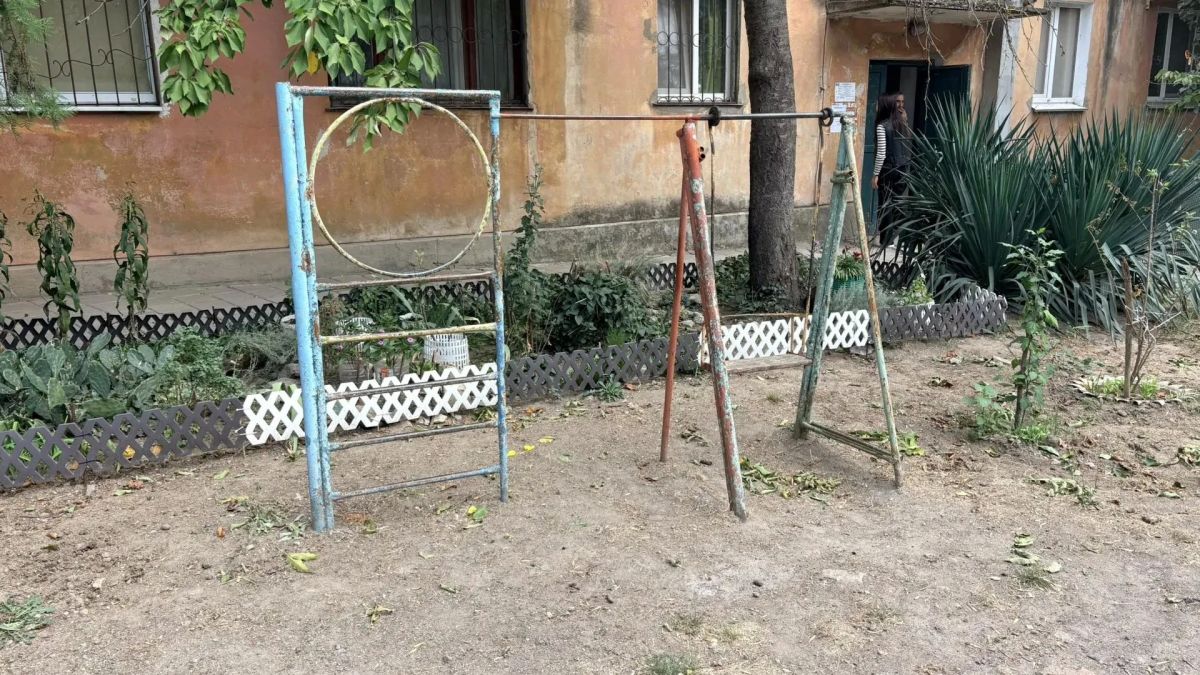 Игорь Крутьков: В рамках рабочего объезда города побывал на Привокзальной площади, 2. Это небольшой многоквартирный дом в районе железнодорожного вокзала Игорь Крутьков: В рамках рабочего объезда города побывал на Привокзальной площади, 2. Это небольшой многоквартирный дом в районе железнодорожного вокзала