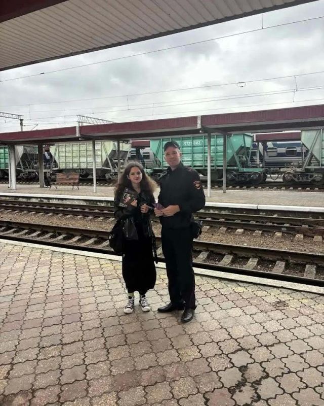 Транспортные полицейские Крыма провели акцию «Неделя безопасного интернета» для школьников и студентов Транспортные полицейские Крыма провели акцию «Неделя безопасного интернета» для школьников и студентов