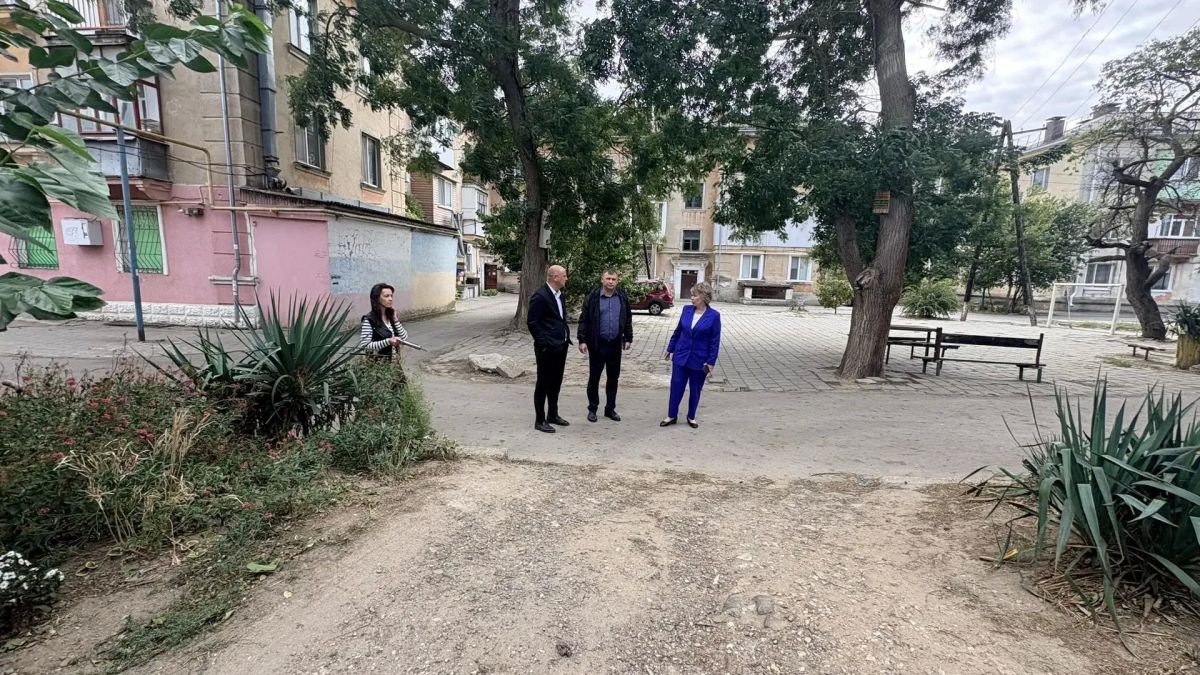 Игорь Крутьков: В рамках рабочего объезда города побывал на Привокзальной площади, 2. Это небольшой многоквартирный дом в районе железнодорожного вокзала Игорь Крутьков: В рамках рабочего объезда города побывал на Привокзальной площади, 2. Это небольшой многоквартирный дом в районе железнодорожного вокзала