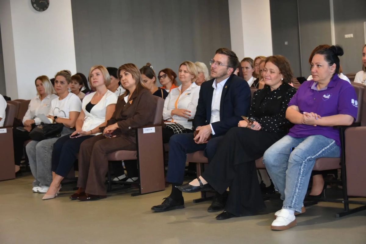 В Крыму прошел Республиканский семинар для учителей начальных классов «Уроки дружбы и знаний: приглашаем в мир Орлят России» В Крыму прошел Республиканский семинар для учителей начальных классов «Уроки дружбы и знаний: приглашаем в мир Орлят России»