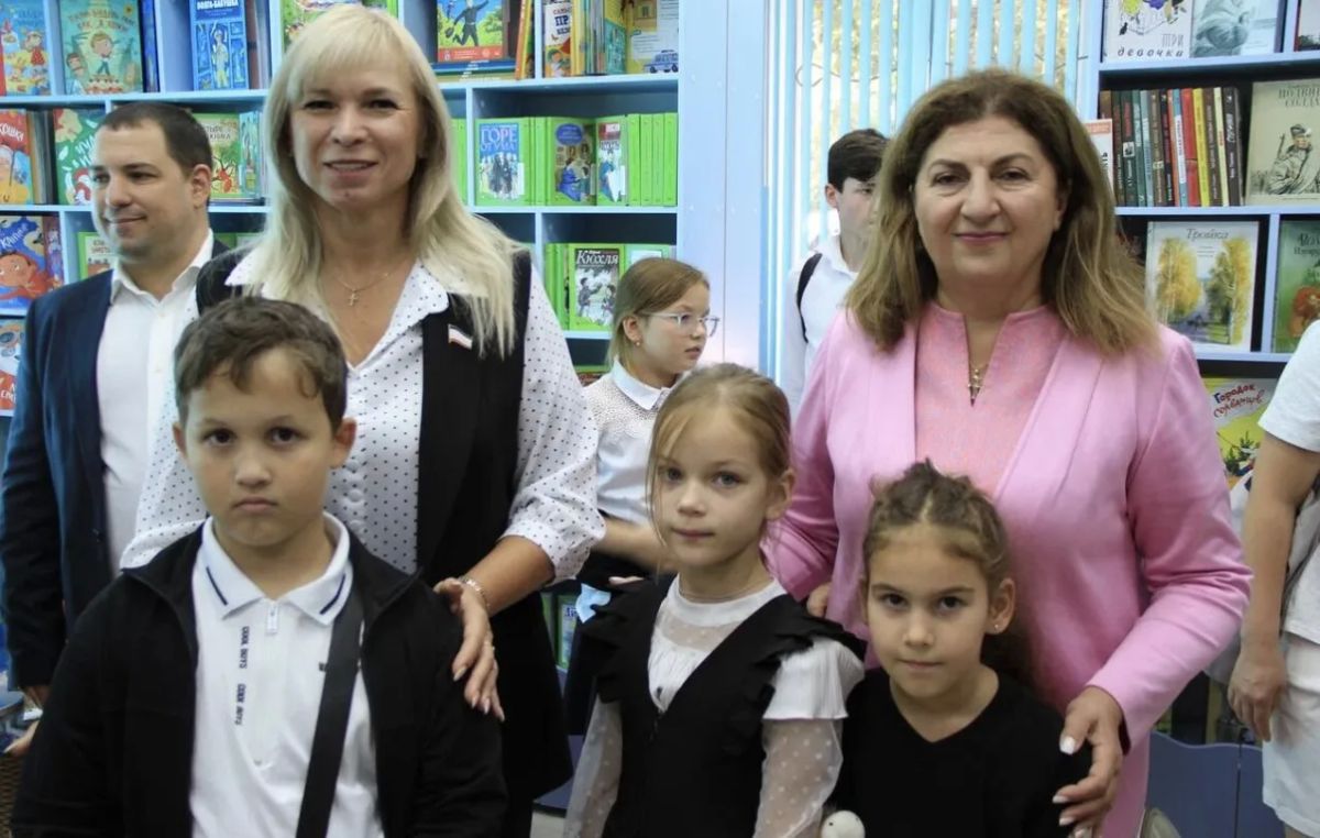 Константин Шимановский: У мальчишек и девчонок из Алупки появилось современное, уютное и яркое пространство для развития, творчества и познания мира Константин Шимановский: У мальчишек и девчонок из Алупки появилось современное, уютное и яркое пространство для развития, творчества и познания мира