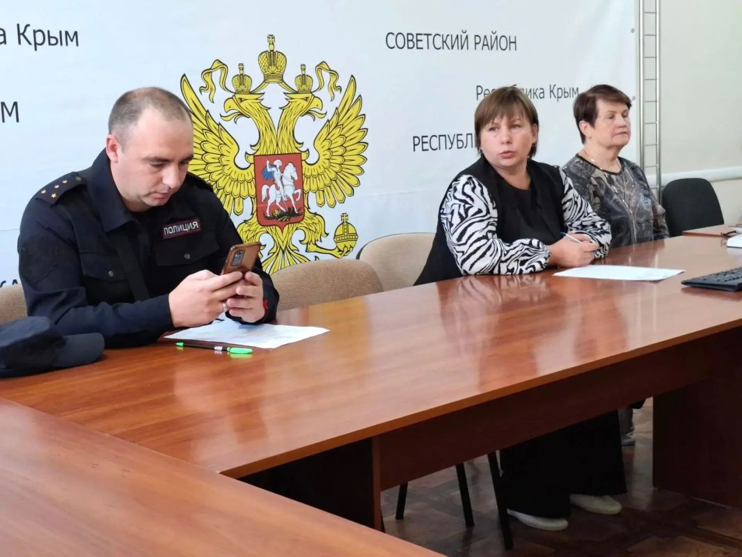 Заместитель главы администрации района Людмила Попова провела заседание антинаркотической комиссии в Советском районе Республики Крым Заместитель главы администрации района Людмила Попова провела заседание антинаркотической комиссии в Советском районе Республики Крым