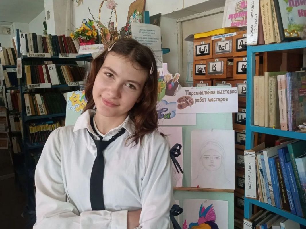 Александр Соколовский: В Войковской сельской библиотеке оформлена персональная выставка рисунков ученицы 7-го класса Сание Измайловой