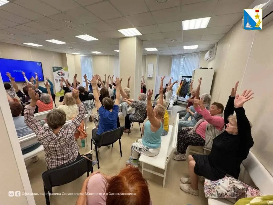 Более 500 севастопольцев посетили школу здоровья «Здоровый век» Более 500 севастопольцев посетили школу здоровья «Здоровый век»