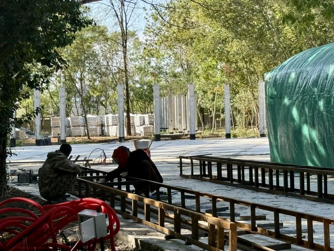 Виталий Оганесян: Благоустройство Детского Мойнакского парка продолжается Виталий Оганесян: Благоустройство Детского Мойнакского парка продолжается
