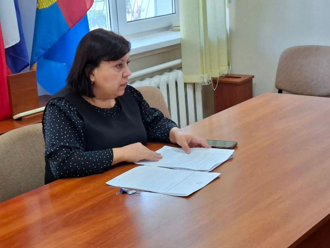 Заместитель главы администрации района Людмила Попова провела заседание антинаркотической комиссии в Советском районе Республики Крым Заместитель главы администрации района Людмила Попова провела заседание антинаркотической комиссии в Советском районе Республики Крым