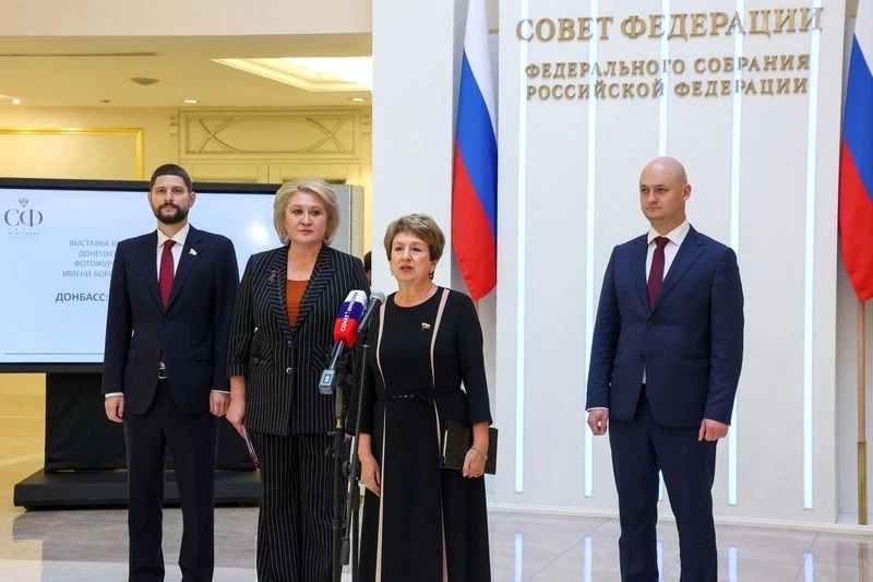 Екатерина Алтабаева: Сегодня, в День возвращения Донецкой, Луганской Народных Республик, Запорожской и Херсонской областей в состав России, открыла в Совете Федерации фотовыставку «Донбасс: прошлое и настоящее» Екатерина Алтабаева: Сегодня, в День возвращения Донецкой, Луганской Народных Республик, Запорожской и Херсонской областей в состав России, открыла в Совете Федерации фотовыставку «Донбасс: прошлое и настоящее»