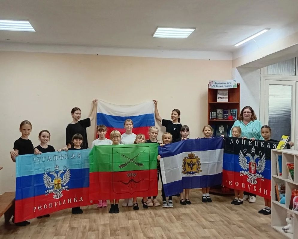Сотрудники МКУК Симферопольского района «Районная централизованная библиотечная система» в рамках Дня воссоединения ДНР, ЛНР, Запорожской и Херсонской областей с Российской Федерацией провели ряд информационных мероприятий... Сотрудники МКУК Симферопольского района «Районная централизованная библиотечная система» в рамках Дня воссоединения ДНР, ЛНР, Запорожской и Херсонской областей с Российской Федерацией провели ряд информационных мероприятий...