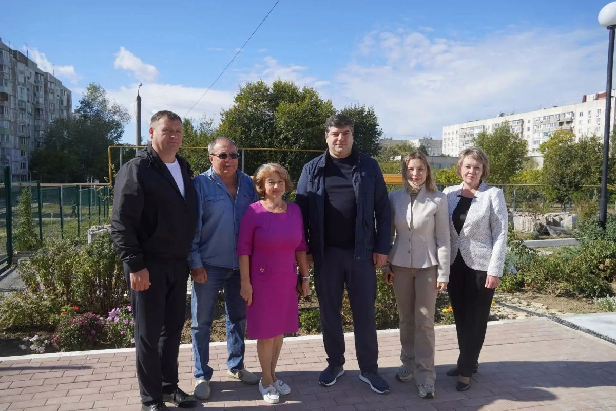 В рамках рабочего посещения спортивных объектов заместитель Председателя Совета министров Республики Крым Анушаван Агаджанян, министр спорта Республики Крым Ольга Торубарова и и.о. глава администрации города Керчи Игорь... В рамках рабочего посещения спортивных объектов заместитель Председателя Совета министров Республики Крым Анушаван Агаджанян, министр спорта Республики Крым Ольга Торубарова и и.о. глава администрации города Керчи Игорь...