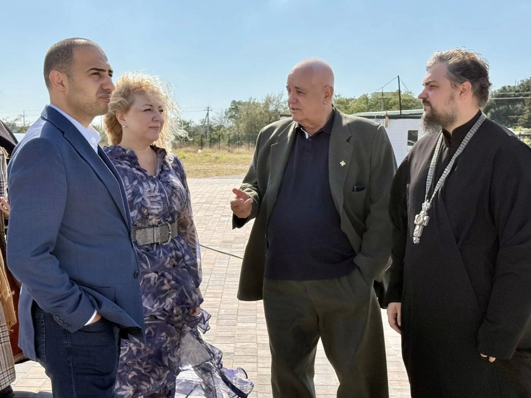 Виталий Оганесян: В рамках рабочего визита в Евпаторию заместителя председателя Комитета Государственного Совета Крыма по строительству, жилищной политике и топливно-энергетическому комплексу Валерия Николаевича Аксёнова... Виталий Оганесян: В рамках рабочего визита в Евпаторию заместителя председателя Комитета Государственного Совета Крыма по строительству, жилищной политике и топливно-энергетическому комплексу Валерия Николаевича Аксёнова...