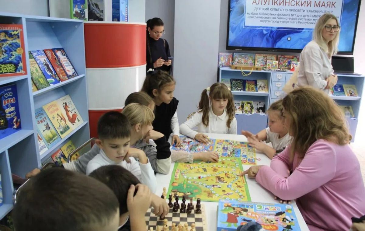 Константин Шимановский: У мальчишек и девчонок из Алупки появилось современное, уютное и яркое пространство для развития, творчества и познания мира Константин Шимановский: У мальчишек и девчонок из Алупки появилось современное, уютное и яркое пространство для развития, творчества и познания мира